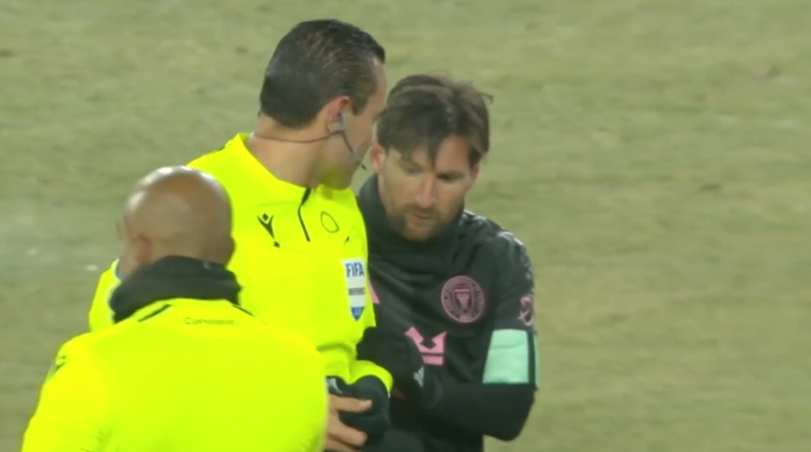 賽后向梅西要簽名！ESPN：墨西哥裁判被停哨半年，再犯無(wú)限期停哨
