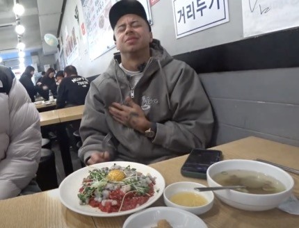 你的林皇，生食之王！林加德在韓國(guó)嘗試吃活章魚
