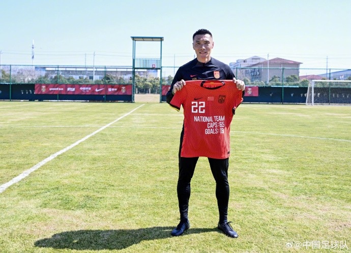 向退役的前國(guó)家隊(duì)球員于大寶表達(dá)感謝、送上祝福