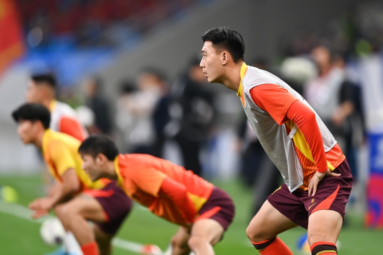 足球報(bào)：張玉寧、蔣圣龍均有不同程度傷病，伊萬未讓在熱身賽出場(chǎng)